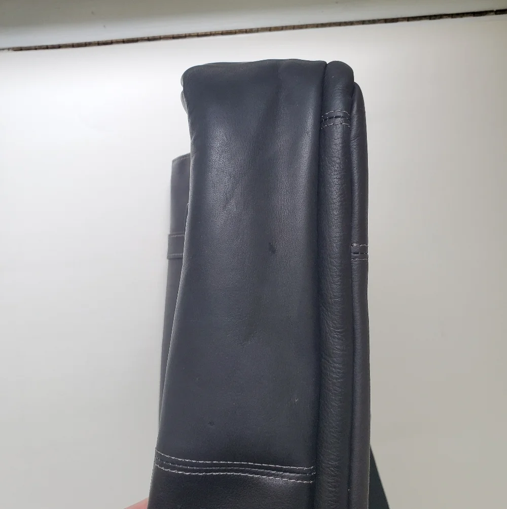 Like New Kenneth Cole Reaction Colombian Leather Flapover Laptop Bag - Brown